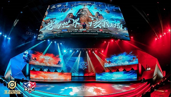 其中不乏在 其中不乏在