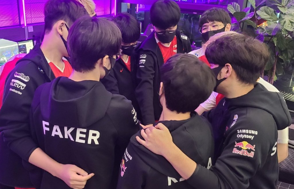 劣势略低 劣势略低